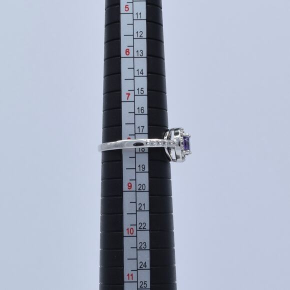 NWOT Fragrant Jewels Purple Round Cut Multi-Stone Halo Ring Size 8 US - Picture 5 of 5